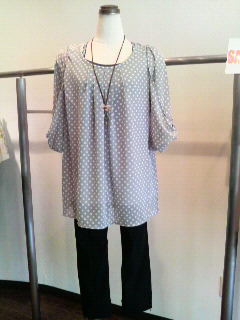 ♪再入荷★シフォンドット柄ブラウス