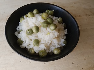 木曜日はたくさん野菜入荷 野菜屋渾身の豆ご飯 出汁の利いたササニシキが旨い 木曜日はたくさん野菜入荷 野菜屋渾身の豆ご飯 出汁の利いたササニシキが旨い