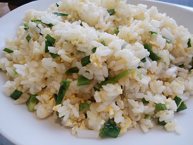 朝霧高原のニラでチャーハン試食 朝霧高原のニラでチャーハン試食