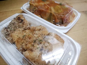 総菜揃いました おすすめはフライドチキン ロール白菜 総菜揃いました おすすめはフライドチキン ロール白菜