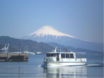 渡し船と富士山