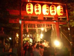 花火の夜を楽しむ