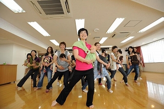 ベビーと一緒に楽しくダンス♪『ベビーダンスべびーずぶれす」