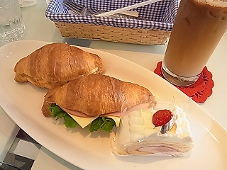 「みんながわざわざ通うケーキ屋さん」オムリブル