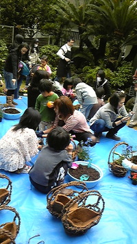 【花育の会】春の花の寄せ植え  野菜の種撒き