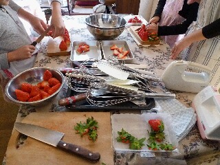親子でクリスマスケーキ作り