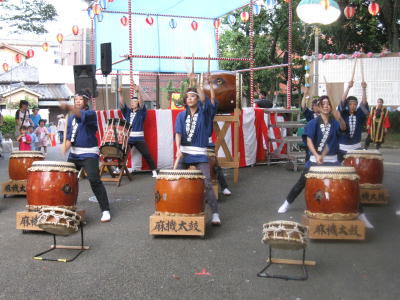 盛大に大岩本町夏祭り