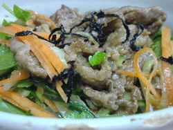 ゙ぶた丼は食欲を“何杯”にもしまず