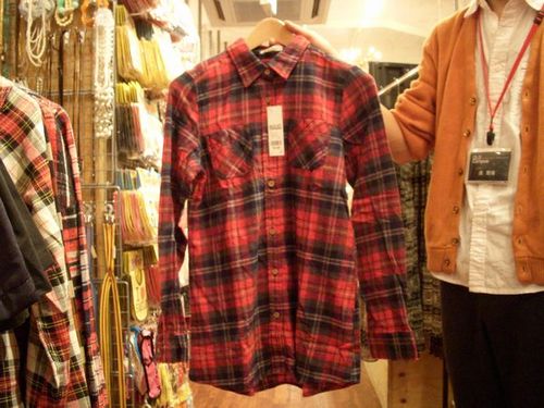 大好評!!チェックロングシャツ