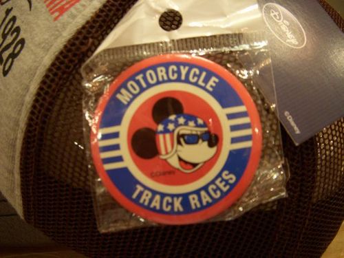 ミッキーがバイクで走るメッシュキャップ