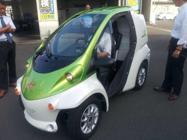 超小型モビリティーＥＶ｢コムス」試乗