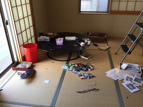 片づけ中 片づけ中