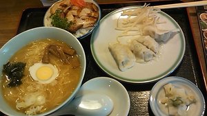 500円!水餃子ランチ 駿河区用宗の丸福餃子さんから。