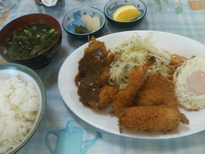 700円エイト定食とは!?葵区千代田のキッチンエイトさん