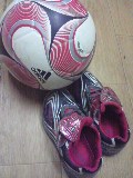 サッカーボールとシューズ
