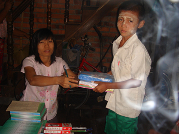 ミャンマーの子供たちに育英資金を！