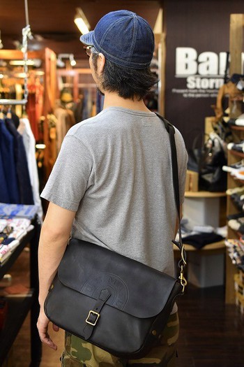 Vasco / VASCO Leather Postman Shoulder Bag | Barnstormer blog