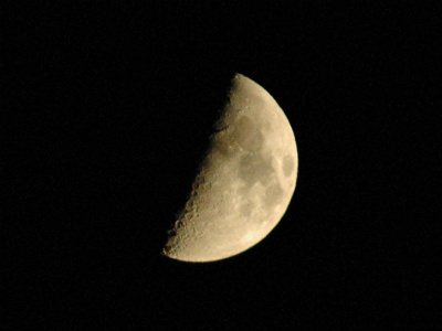 2013.08.14　上弦の月