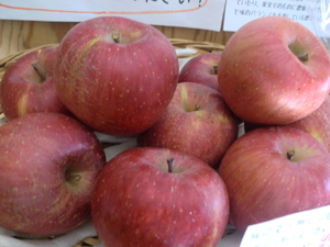 16日は減農薬りんご、無農薬野菜ぞくぞく入荷
