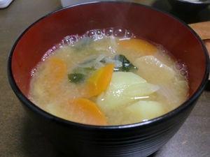 生姜焼きと人参の旨味噌汁