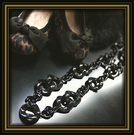 ロリアンblog「ブラックネックレス・・・再入荷！！」