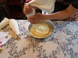 カスタードクリームたっぷりの焼き菓子