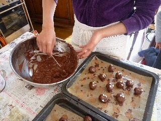 友チョコ作りは友達作り？