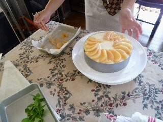 今が旬の桃のムース