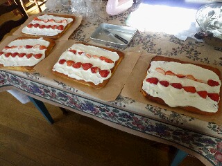 いちごのロールケーキ