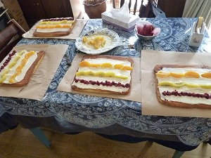 フルーツロールケーキ