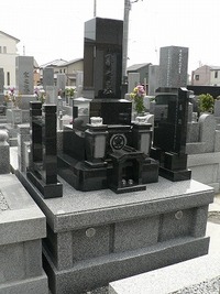建墓　経年報告