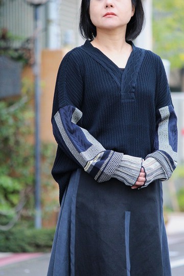 Narrenschiff:Mame KurogouchiのVネック春夏ニットNAVY