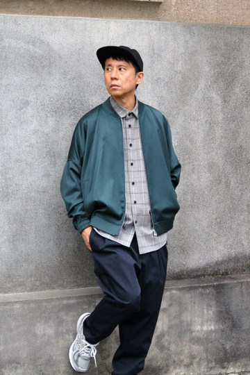 SISEのバルーンブルゾンD.GREEN