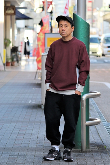 【DIGAWEL 22SSプレ】栗色のスウェットシャツ