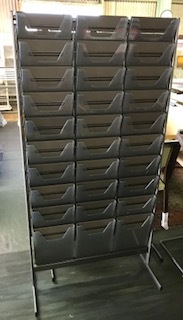 ２０１９年　謹賀新年！パンフレットスタンドが入荷しました