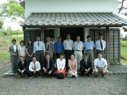 井川のお茶蔵で記念撮影