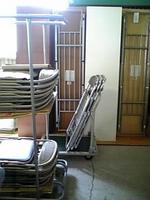 折り畳みテーブル、イスあります。
