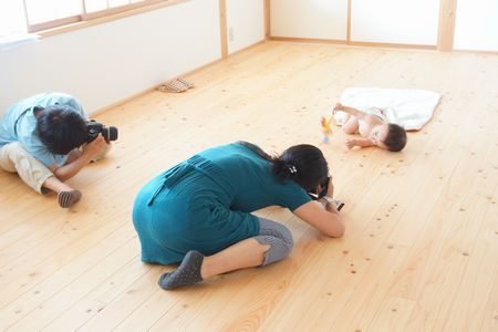 まんまる頭で姿勢もきれいな赤ちゃん！！