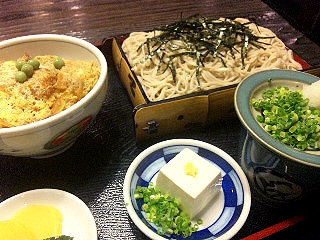 私の中での定説・・・うまい蕎麦屋は、丼もうまい