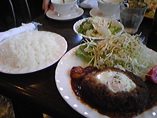 今日のランチ・・えぇ～～？？こんなに？？