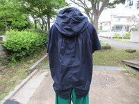フードで日除け