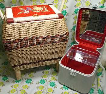 裁縫箱とメイクボックス