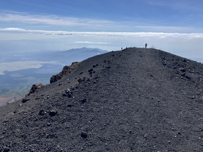 宝永山までトレッキング