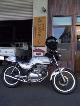 今日はCB250RS-Zで出勤