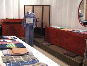 夏には夏の箪笥の引き出し