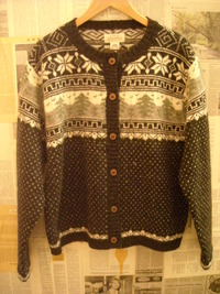 KNIT CARDIGAN.