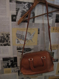 LEATHER SD-BAG.