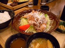 静岡出身S氏の「鶏の竜田揚げオレンジぽん酢定食」