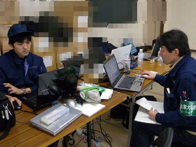 鑑識課の二人。バッテリーコッシー（左）＆ユー斬っちゃいますよ（右）
