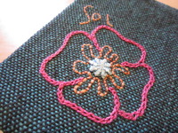 ポピー刺繍　の　ブックカバー